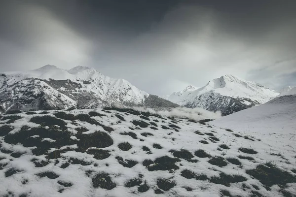 Snowcapped Mountains Outdoor Activity Winter Mood — Stock Photo, Image