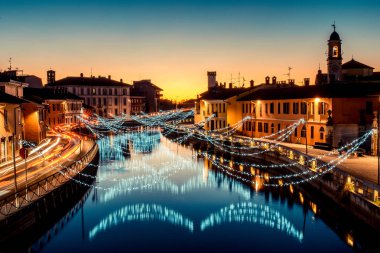 Noel ışıkları Navigli Milano İtalya - Noel sefer kış