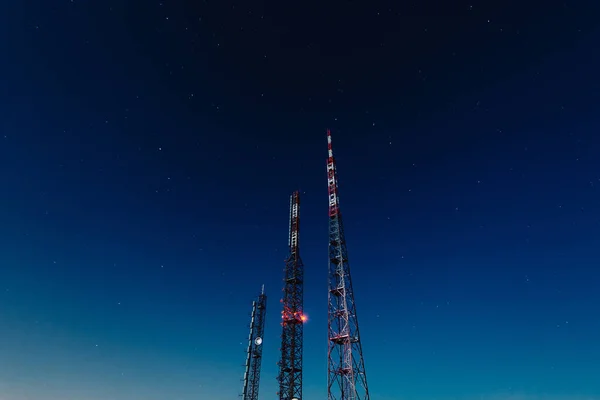 Radio Transmission Antennas Starry Sky Media Broadcasting Concept — Stock Photo, Image