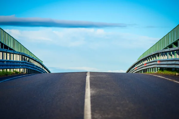 Empty Road Bridge New Destinations — Stock Photo, Image