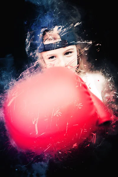 Jovem Menino Lutador Com Luvas Boxe Fundo Preto — Fotografia de Stock