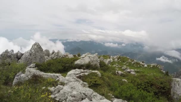 Vista Panorâmica Movimento Nuvens Cima Montanha Tempo Lapso Vídeo Clip — Vídeo de Stock