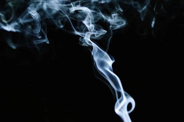 Füst Egy Fekete Háttér Stock Kép