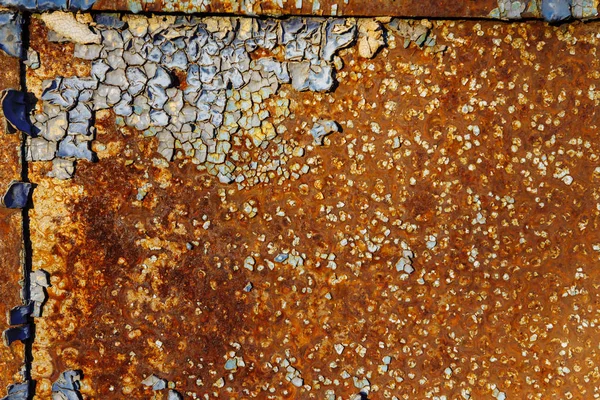 Ржавая Стена Желтой Трещиной — стоковое фото