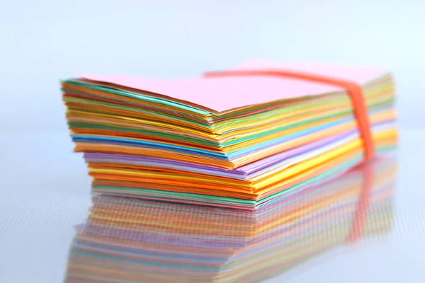 Ακραία Στενή Μέχρι Πλάνο Στοίβα Χαρτιών Χρώμα — Φωτογραφία Αρχείου