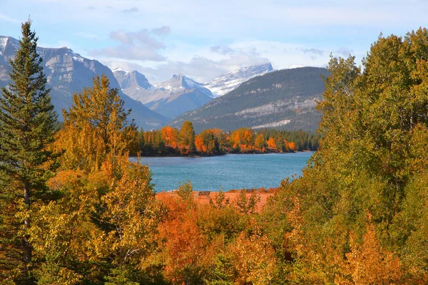 Vackra Vermilion Sjöar Landskap Banff National Park — Stockfoto