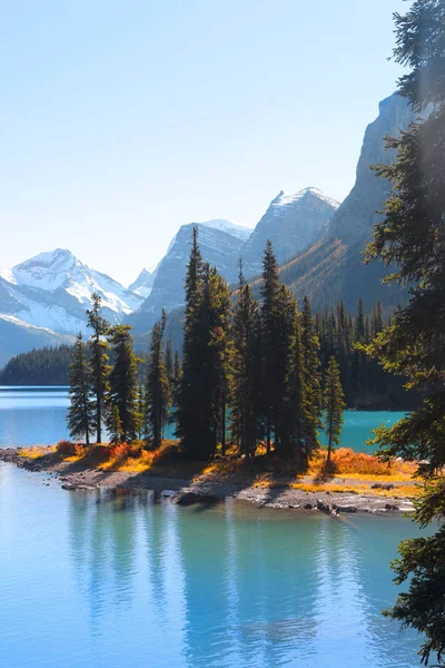 Szellem Sziget Maligne Jasper Nemzeti Parkban — Stock Fotó