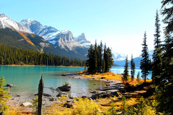 Spirit Island in Lake Maligne Jasper national park