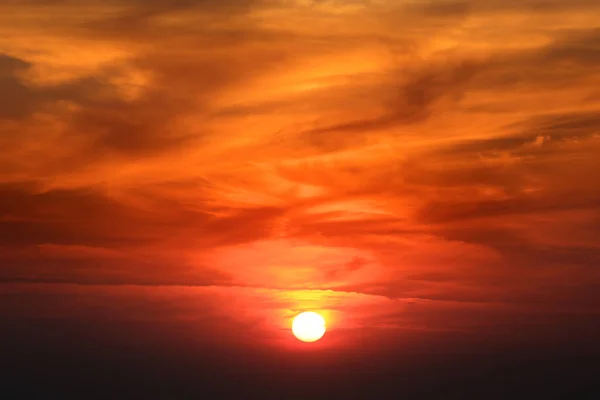 Sun Set Och Ljusa Orange Molnig Himmel — Stockfoto