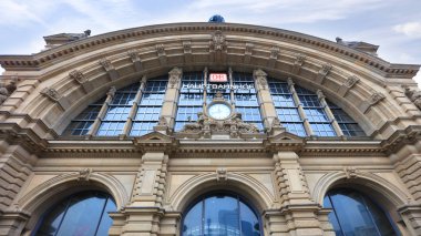 Frankfurt Main, Almanya - Mar 17, 2018: Frankfurt Merkez istasyonu ön görünümü