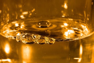 Aşırı doz su kabarcıkları yakından