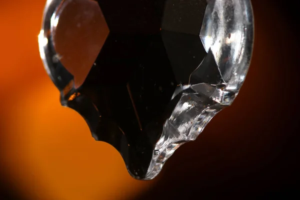 在低光下拍摄的玻璃晶体特写镜头 — 图库照片