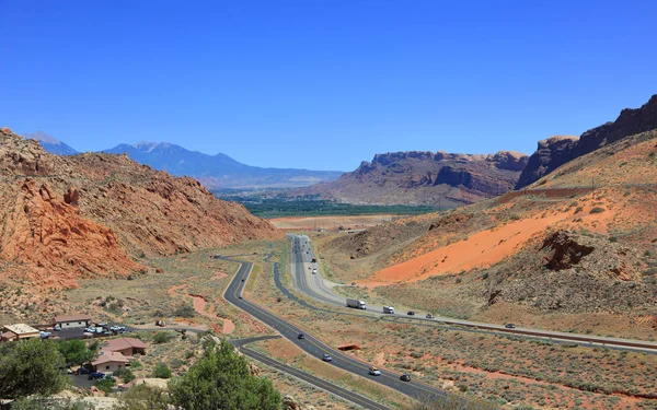 Panoramica Strada Alta Attraverso Terreni Canyon Area Ricreativa Utah — Foto Stock