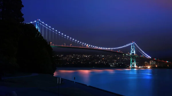 Vackra Lions Gate Bridge Natten Nära Vancouver British Columbia — Stockfoto
