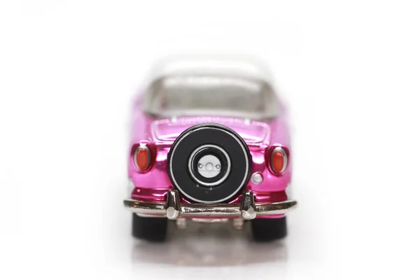 Růžové Klasické Auto Zadní Pohled Bílém Pozadí — Stock fotografie