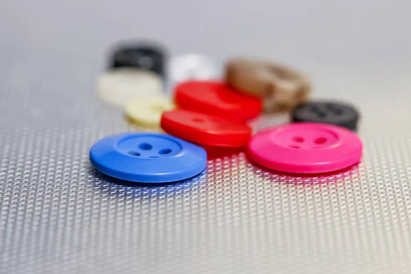 Bottoni Colorati Sfondo Metallico — Foto Stock