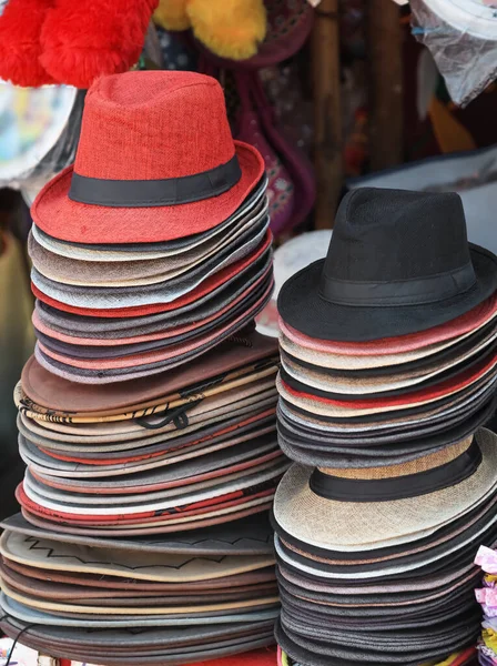 Pila Sombreros Colores Cerca Tiro —  Fotos de Stock