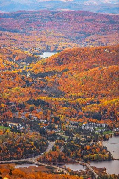 Widok Lotu Ptaka Mont Tremblant Wiosce Jesienią — Zdjęcie stockowe