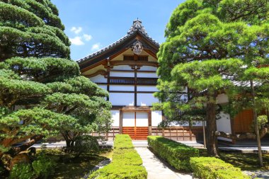 Ginkaku-ji, Japonya 'nın Kyoto şehrindeki Gümüş Pavilion Tapınağı olarak da bilinir.