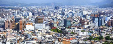 Kyoto, Japonya - 8 Ağustos 2019. Japonya, Kyoto 'nun havadan görünüşü. Kyoto şehri Japonya 'nın 9. büyük şehridir ve 794 yılında kurulmuştur..