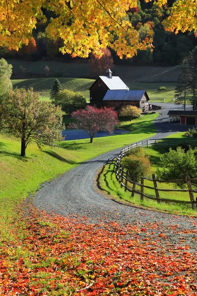 Paisagem Rural Panorâmica Vermont Outono Com Celeiro Antigo — Fotografia de Stock