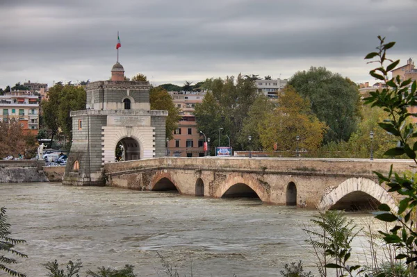 Roma Noviembre Puente Milvio Durante Inundación Del Río Tevere Noviembre —  Fotos de Stock