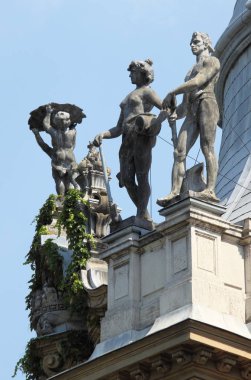 Vajdahunyad castle Budapeşte, Macaristan için çatı heykeller