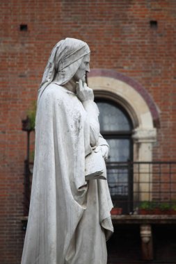 heykel dante Alighieri, verona, İtalya