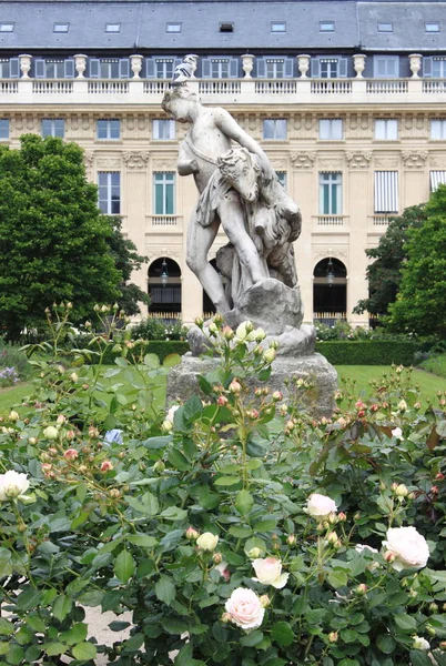 Pasterz Koza Posąg Ogrodu Palais Royal Paris Francja — Zdjęcie stockowe