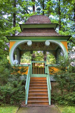 Müzikal Pavilion Cesky Krumlov kale bahçeleri. Çek Cumhuriyeti