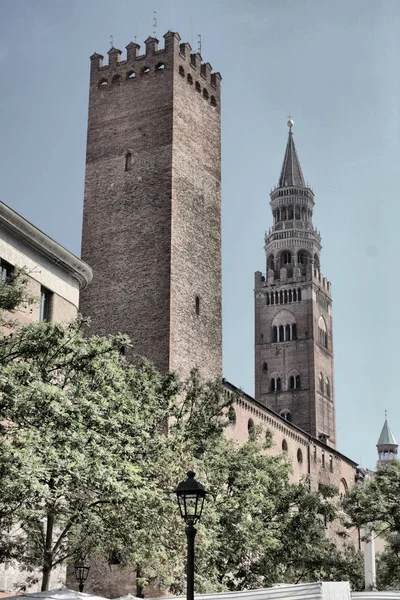Cityscape av Cremona med sine tårn – stockfoto