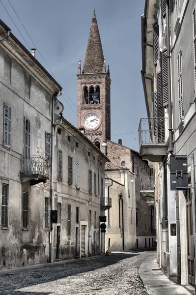 Cityscape Cremona s zvonicí na Saint Abbondio — Stock fotografie