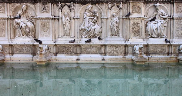 Fontaine de Joie à Sienne — Photo