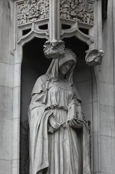 Escultura no Palácio de Westminster — Fotografia de Stock