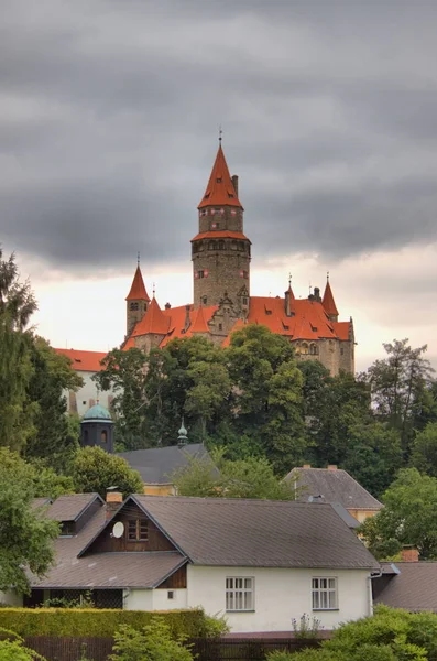 Bouzov slott i Böhmen — Stockfoto