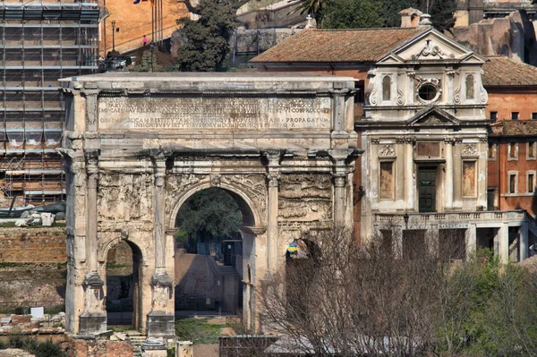 Η Αψίδα του Σεπτίμιους Σεβά στη Ρωμαϊκή αγορά — Φωτογραφία Αρχείου