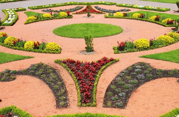 Giardino del Palazzo Kadriorg a Tallinn — Foto Stock