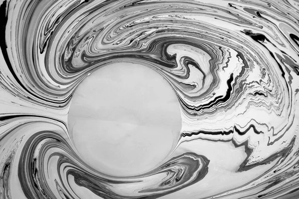 抽象的な白黒大理石背景コピー スペース。水に塗料の汚れ. — ストック写真