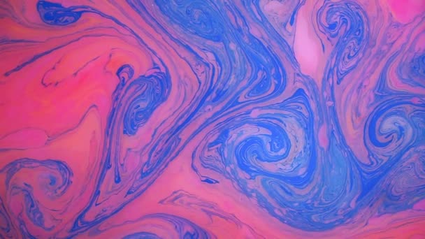 水上的蓝色和粉红色墨水污渍。抽象背景素材. — 图库视频影像
