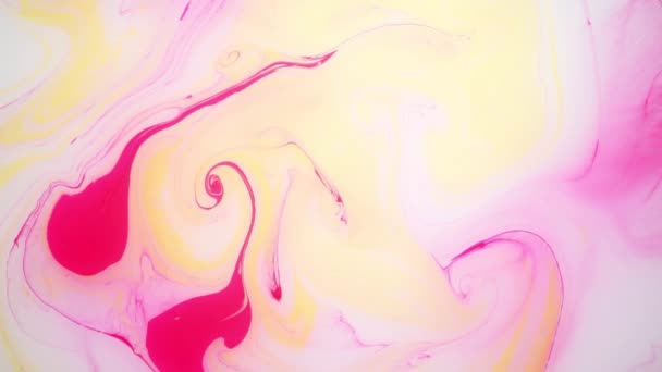 抽象油漆墨水, 迷幻背景。水面上五颜六色的斑点. — 图库视频影像
