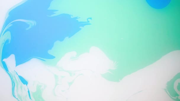 Taches d'encre colorée sur l'eau. Images de fond abstraites .