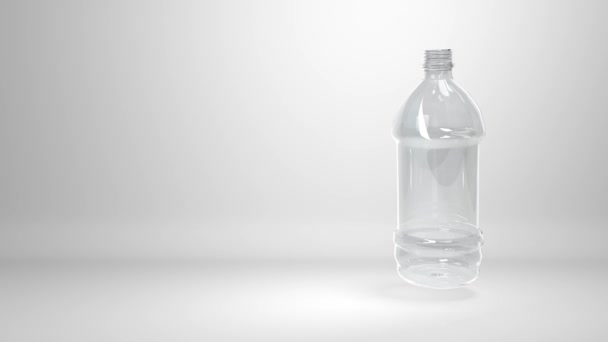CG анимация плавающей пластиковой бутылки на белом фоне, с копировальным пространством. Бесшовный рендеринг трехмерной анимации . — стоковое видео