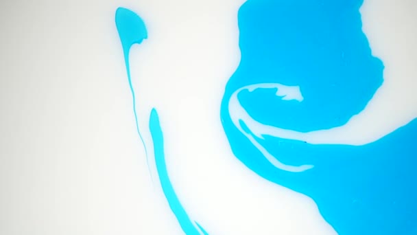 Taches d'encre rose sur l'eau. Images de fond abstraites .