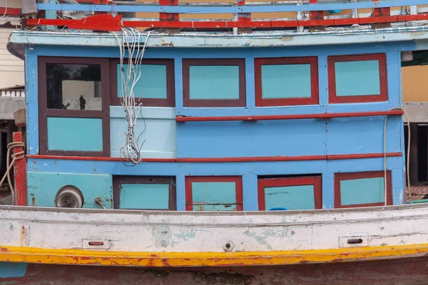 Traditionelles thailändisches Fischerboot aus nächster Nähe, Phangan Island, Thailand. — Stockfoto