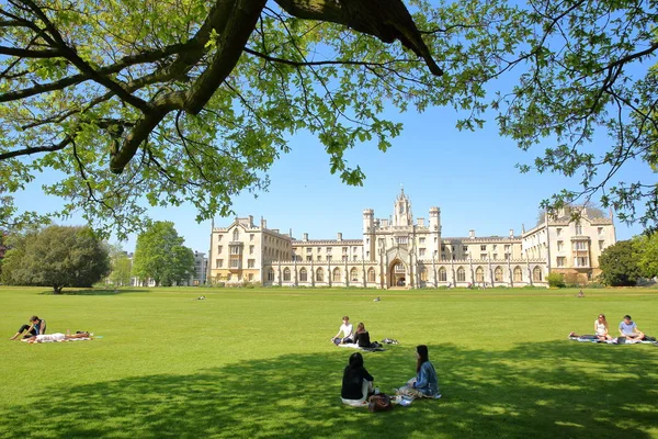 Cambridge Regno Unito Maggio 2018 Studenti Che Godono Una Giornata — Foto Stock