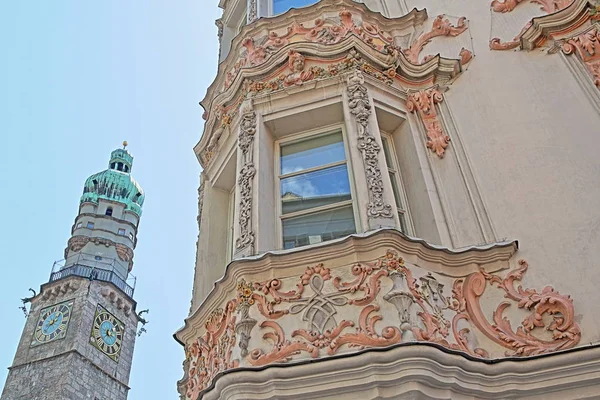 Innsbruck Áustria Julho 2018 Uma Fachada Casa Decorada Com Esculturas — Fotografia de Stock