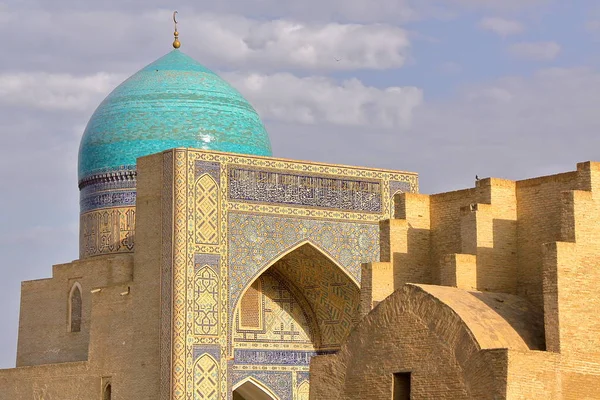 Primo Piano Sulla Madrasa Araba Mir Bukhara Uzbekistan — Foto Stock