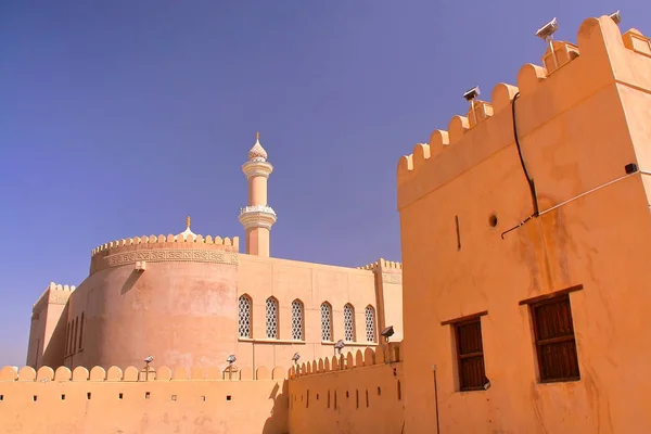 Nizwa Φρούριο Τζαμί Nizwa Στο Παρασκήνιο Nizwa Ηνωμένα Αραβικά Εμιράτα — Φωτογραφία Αρχείου