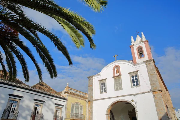 역사적 타비라 Algarve 포르투갈에서 안토니오 Padinha 광장에 위치한 Nossa Senhora — 스톡 사진