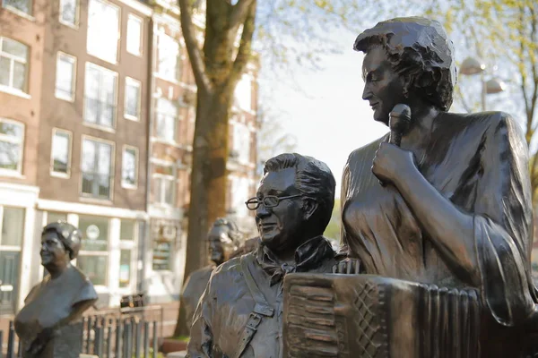 Amsterdão Países Baixos Abril 2019 Escultura Bronze Famosa Cantora Holandesa — Fotografia de Stock